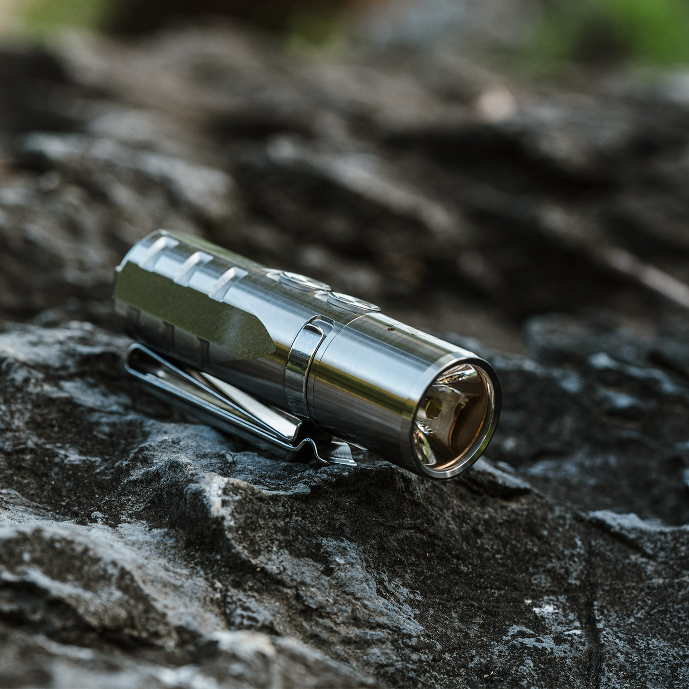 Rovyvon Aurora A24 G2 Dual Button Titanium Edc Flashlight